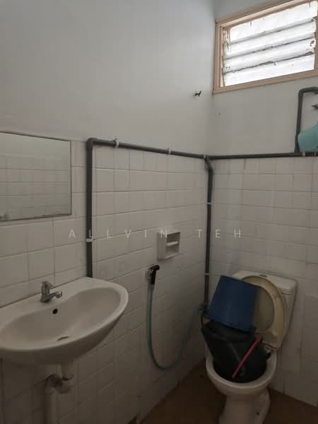 Rumah Teres 2 Tingkat untuk Disewa di Subang Jaya (Selangor) - Allvin Teh - Bathroom - PropertyGuru.com.my