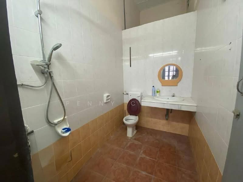 2-storey Terraced House for Sale in Taman Rasi (Menglembu) - PENNY CHEN - Bathroom - PropertyGuru.com.my