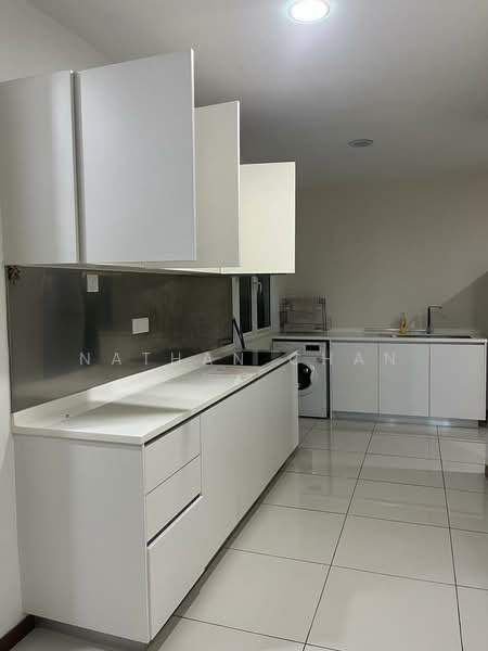 Servis Apartment untuk Dijual di Grandview 360 - Nathan Chan - Kitchen - PropertyGuru.com.my