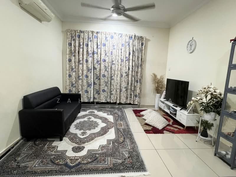 Servis Apartment untuk Dijual di Platinum Lake PV 21 - Zahier Firza - Living Room - PropertyGuru.com.my