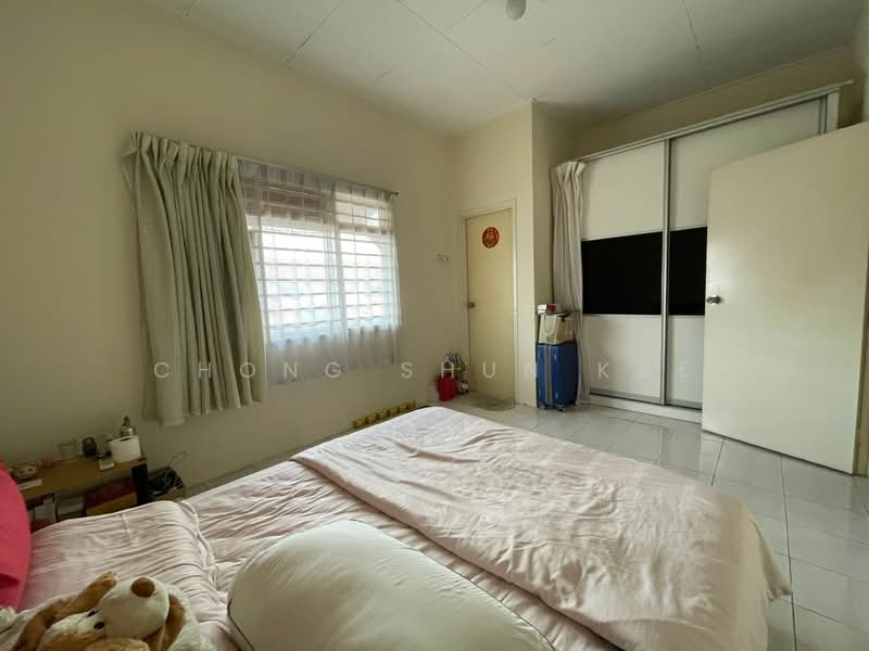 Rumah Teres 2 Tingkat untuk Disewa di Taman Tasik Puchong (Puchong) - Chong Shun Kae - Bedroom - PropertyGuru.com.my