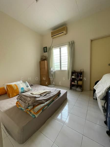 Rumah Teres 2 Tingkat untuk Disewa di Taman Tasik Puchong (Puchong) - Chong Shun Kae - Bedroom - PropertyGuru.com.my