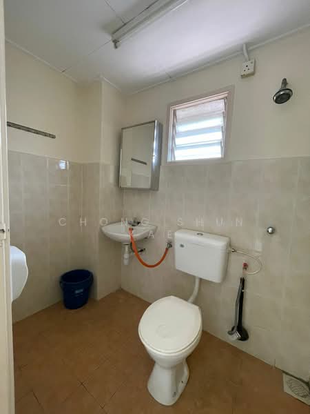 Rumah Teres 2 Tingkat untuk Disewa di Taman Tasik Puchong (Puchong) - Chong Shun Kae - Bathroom - PropertyGuru.com.my