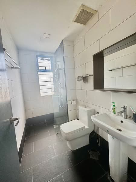 Kondominium untuk Dijual di Selayang 18 - Zulhilmi Zakaria - Bathroom - PropertyGuru.com.my