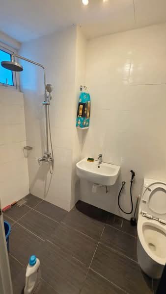 Service Residence for Rent at Twin Galaxy (Dwi Galaksi) - Chuan Hong Kee - Bathroom - PropertyGuru.com.my