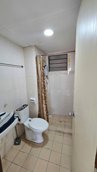 Apartment for Rent at Bayu Puteri - Riko Choo - Bathroom - PropertyGuru.com.my