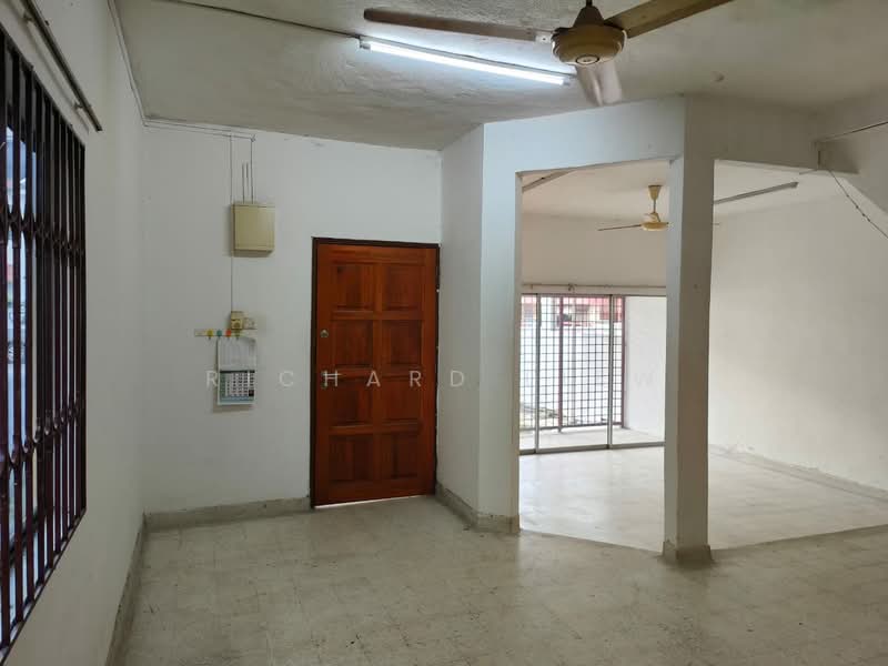 2-storey Terraced House for Sale in SS 25, Taman Mayang (Petaling Jaya) - Richard Liew - Living Room - PropertyGuru.com.my