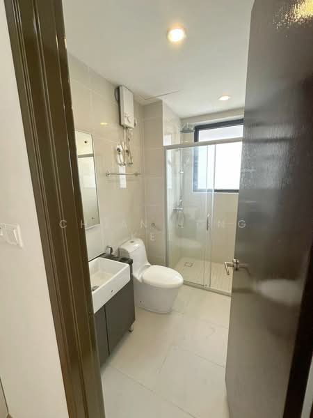 Condominium for Rent at Kings Bay @ Country Garden Danga Bay - Chuan Hong Kee - Bathroom - PropertyGuru.com.my