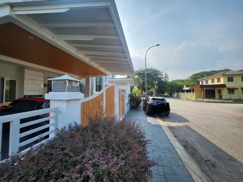 Rumah Berkembar untuk Dijual di Seksyen 17 (Shah Alam) - Yazila Sulaimi - Exterior - PropertyGuru.com.my