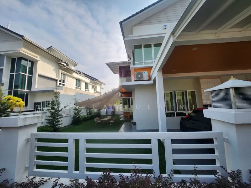 Rumah Berkembar untuk Dijual di Seksyen 17 (Shah Alam) - Yazila Sulaimi - Exterior - PropertyGuru.com.my
