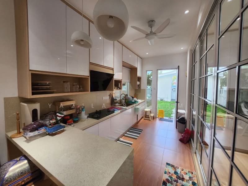 Rumah Berkembar untuk Dijual di Seksyen 17 (Shah Alam) - Yazila Sulaimi - Kitchen - PropertyGuru.com.my