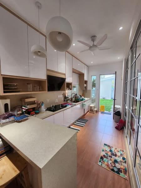 Rumah Berkembar untuk Dijual di Seksyen 17 (Shah Alam) - Yazila Sulaimi - Kitchen - PropertyGuru.com.my
