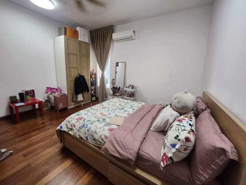 Rumah Berkembar untuk Dijual di Seksyen 17 (Shah Alam) - Yazila Sulaimi - Bedroom - PropertyGuru.com.my