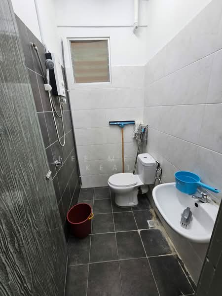 Apartment for Rent at The Rise Collection 3 - Lee Meng Keat - Bathroom - PropertyGuru.com.my
