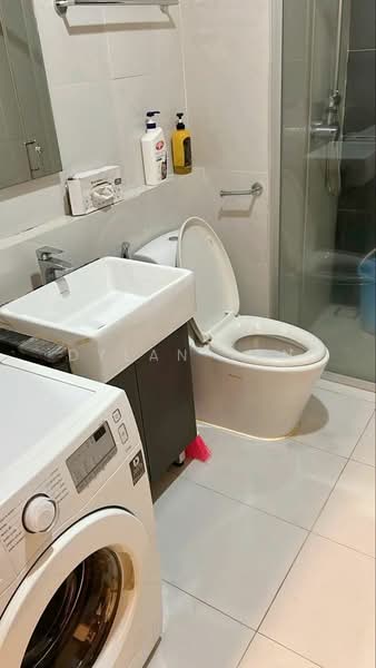 Kondominium untuk Disewa di Amberside @ Country Garden Danga Bay - Dylan Tan - Bathroom - PropertyGuru.com.my