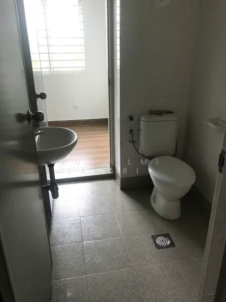 2-storey Terraced House for Rent in Presint 11 (Putrajaya) - Zulhilmi Zakaria - Bathroom - PropertyGuru.com.my
