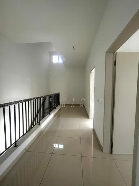 Rumah Teres 2 Tingkat untuk Dijual di Kota Kemuning (Shah Alam) - Kok Leong Chan - Upper Flr Corridor - PropertyGuru.com.my