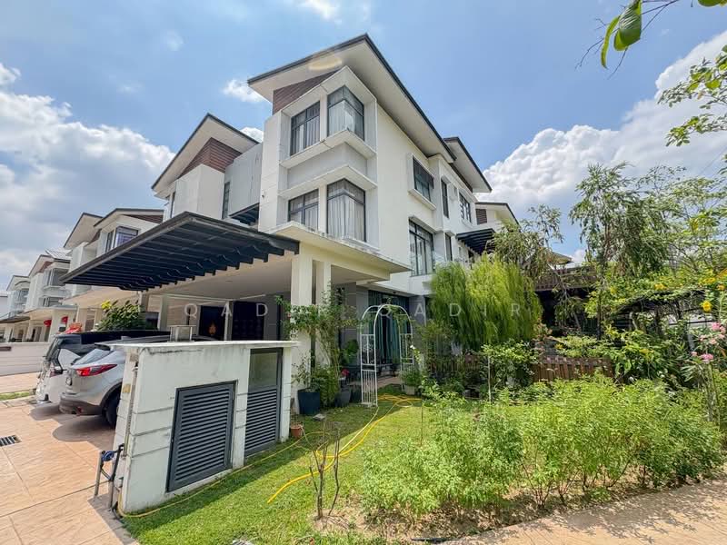 Semi-Detached House for Sale in Taman Equine (Seri Kembangan) - Qadir Qadir - PropertyGuru.com.my