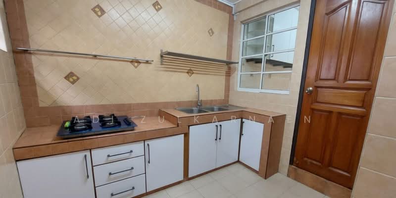 Rumah Teres 2 Tingkat untuk Disewa di SS 21, Damansara Utama (Petaling Jaya) - Adi Zulkarnaen - Kitchen - PropertyGuru.com.my