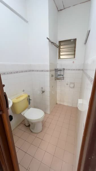 Apartment for Rent at Sri Teratai Apartment - Shally Pun - Bathroom - PropertyGuru.com.my