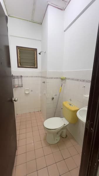 Apartment for Rent at Sri Teratai Apartment - Shally Pun - Bathroom - PropertyGuru.com.my
