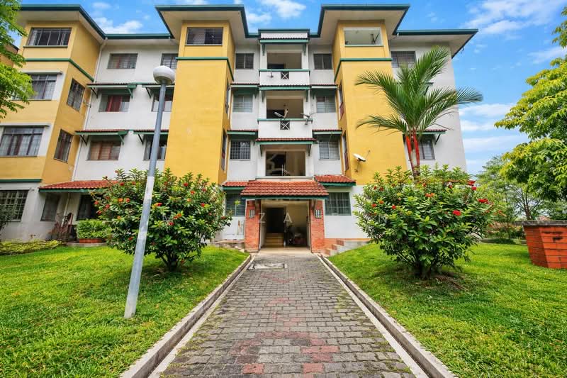 Pangsapuri untuk Dijual di Kenari Apartment - M.J Zairin - Exterior - PropertyGuru.com.my