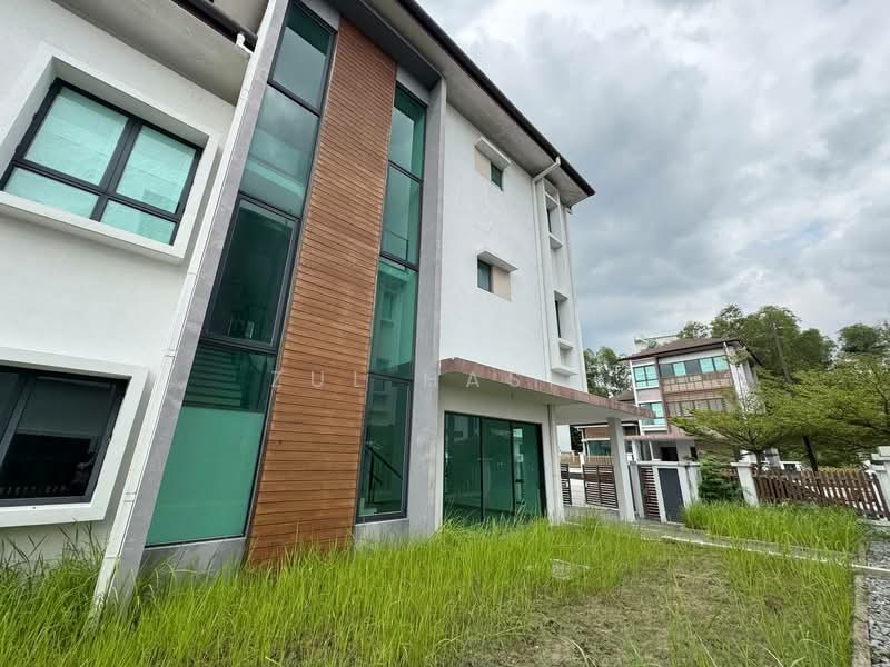 Bungalow for Sale in Seksyen U5 (Shah Alam) - Zul Hasif - PropertyGuru.com.my