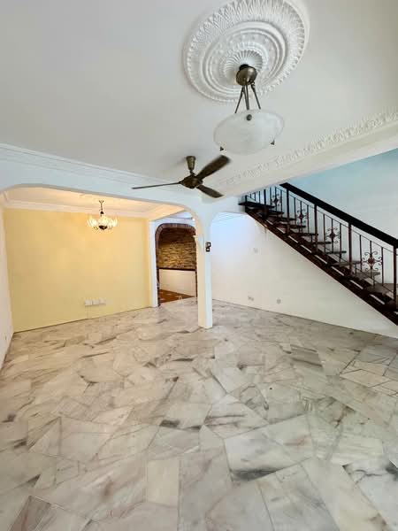 Rumah Teres untuk Dijual di Batu Caves (Selangor) - Yasmin Sulaiman - Living Room - PropertyGuru.com.my