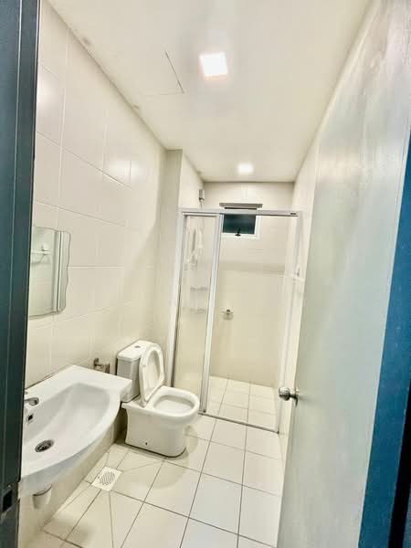 Service Residence for Rent at Meridin Bayvue Serviced Apartment - Bryan Goh - Bathroom - PropertyGuru.com.my