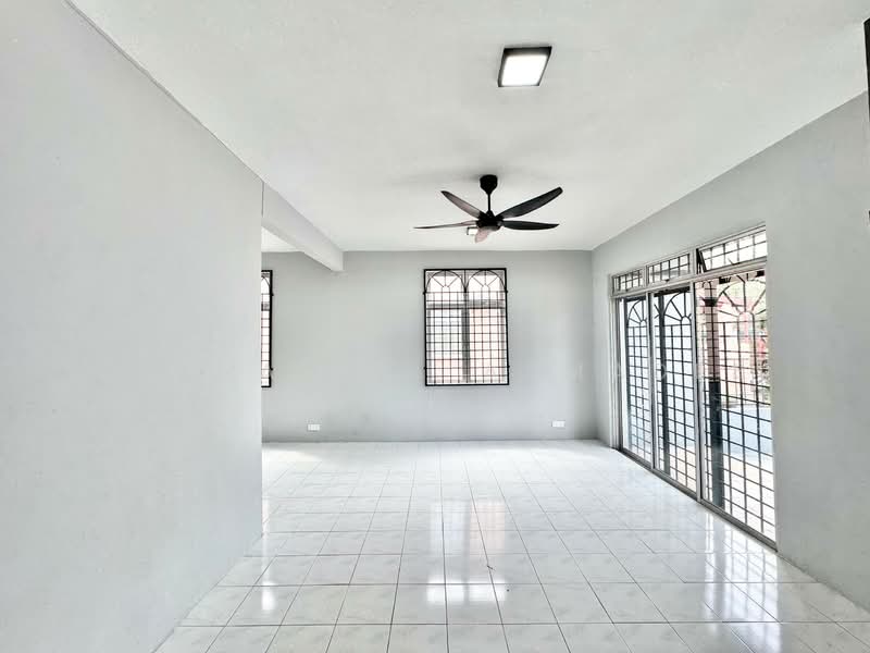 2-storey Terraced House for Sale in Bandar Baru Salak Tinggi (Sepang) - Zulhaikal Asmadee - Living Room - PropertyGuru.com.my