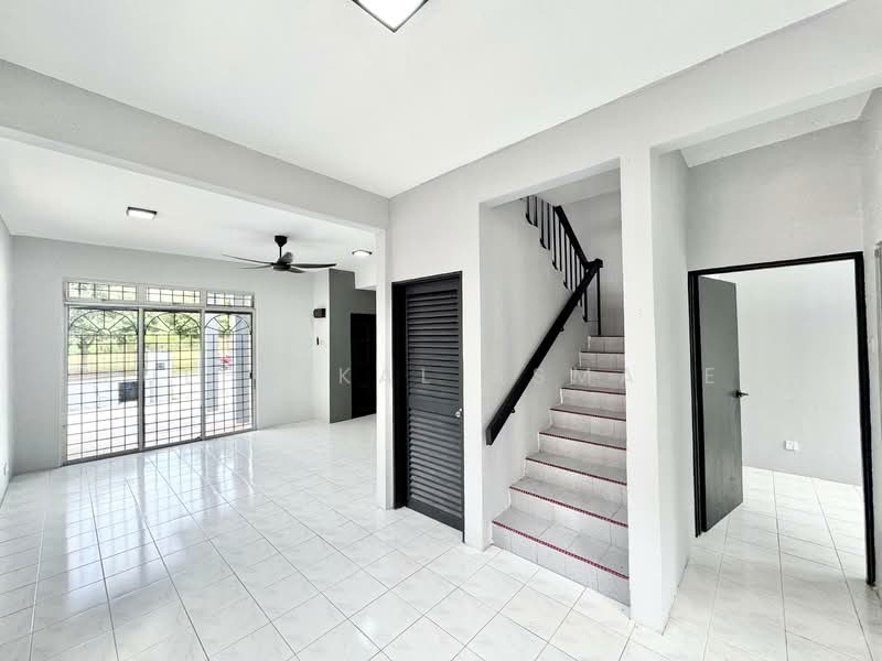 2-storey Terraced House for Sale in Bandar Baru Salak Tinggi (Sepang) - Zulhaikal Asmadee - Living Room - PropertyGuru.com.my
