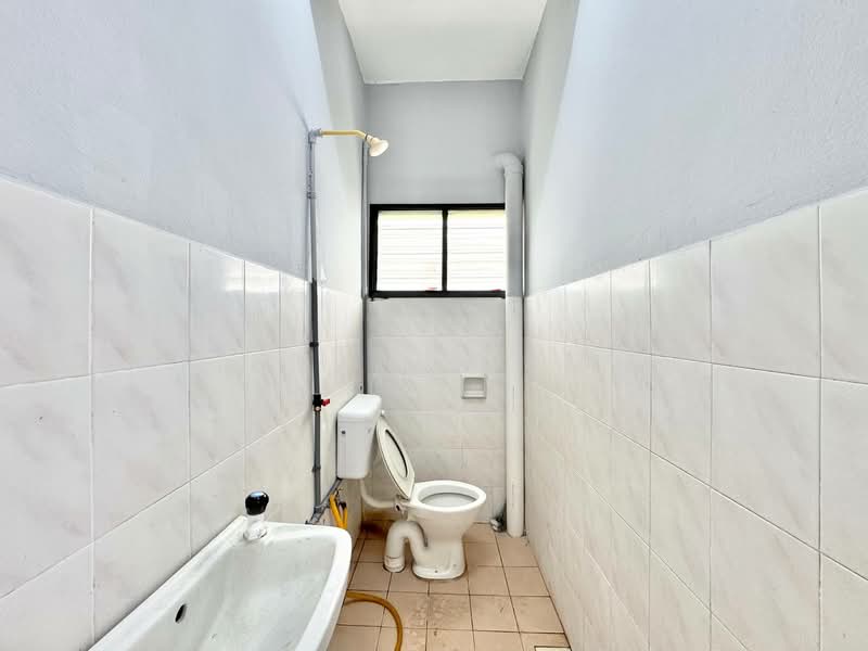 2-storey Terraced House for Sale in Bandar Baru Salak Tinggi (Sepang) - Zulhaikal Asmadee - Bathroom - PropertyGuru.com.my