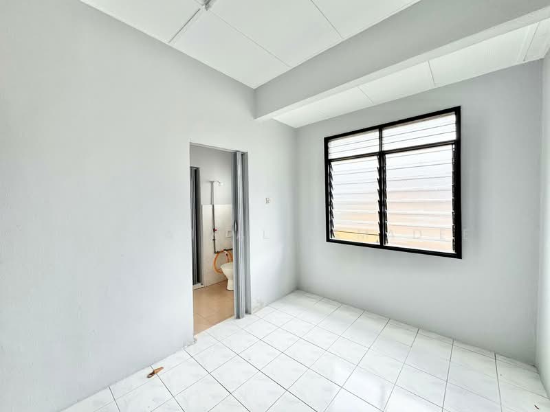2-storey Terraced House for Sale in Bandar Baru Salak Tinggi (Sepang) - Zulhaikal Asmadee - Bathroom - PropertyGuru.com.my