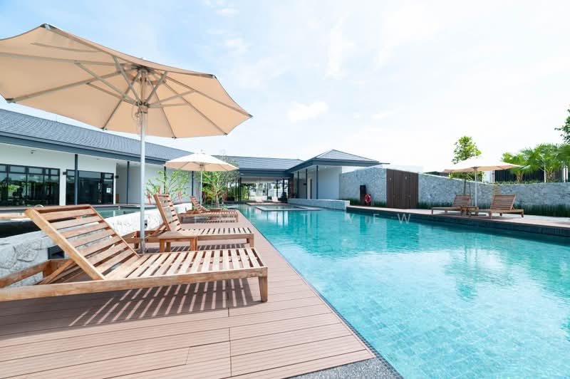 Rumah Berkembar untuk Dijual di Setia Alam (Selangor) - Clement Yew - Pool - PropertyGuru.com.my