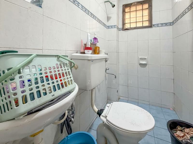 Townhouse for Sale in Kajang (Selangor) - M.J Zairin - Bathroom - PropertyGuru.com.my