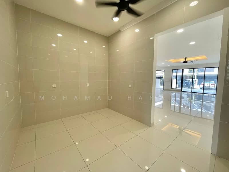 2-storey Terraced House for Sale in Bukit Jelutong (Shah Alam) - Mohamad Hanafi - PropertyGuru.com.my