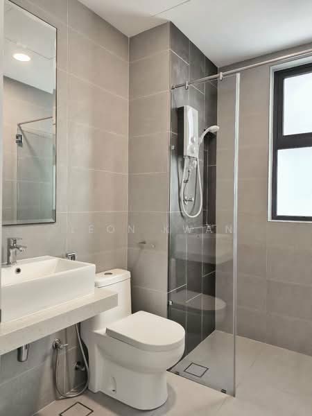 Servis Apartment untuk Disewa di The Clio 2 Residences - Leon Kwan - Bathroom - PropertyGuru.com.my
