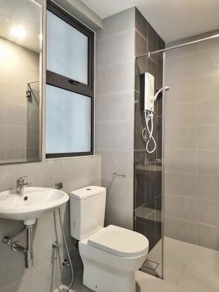 Servis Apartment untuk Disewa di The Clio 2 Residences - Leon Kwan - Bathroom - PropertyGuru.com.my