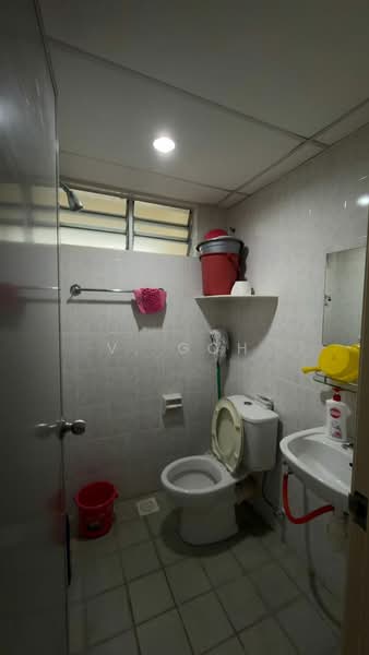 Pangsapuri untuk Dijual di The Ocean View (Bandar Sri Pinang) - V. Goh - Bathroom - PropertyGuru.com.my