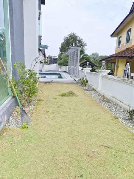Bungalow for Sale in Bukit Jelutong (Shah Alam) - Evie Au - Garden - PropertyGuru.com.my