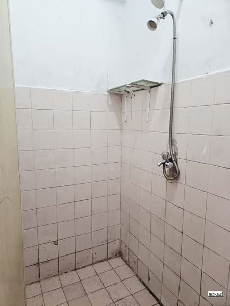 Rumah Flat untuk Dijual di Flat Dahlia - Sonia Soh - Bathroom - PropertyGuru.com.my