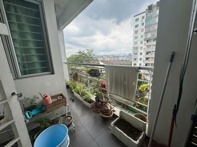 Twin Villa for Sale in Seri Kembangan (Selangor) - Michelle Tan - Balcony - PropertyGuru.com.my