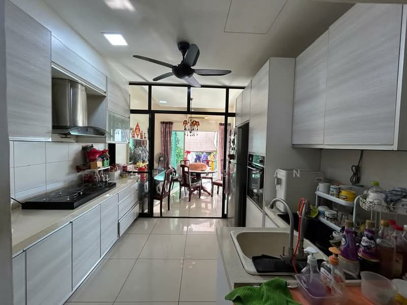 Twin Villa for Sale in Seri Kembangan (Selangor) - Michelle Tan - Kitchen - PropertyGuru.com.my