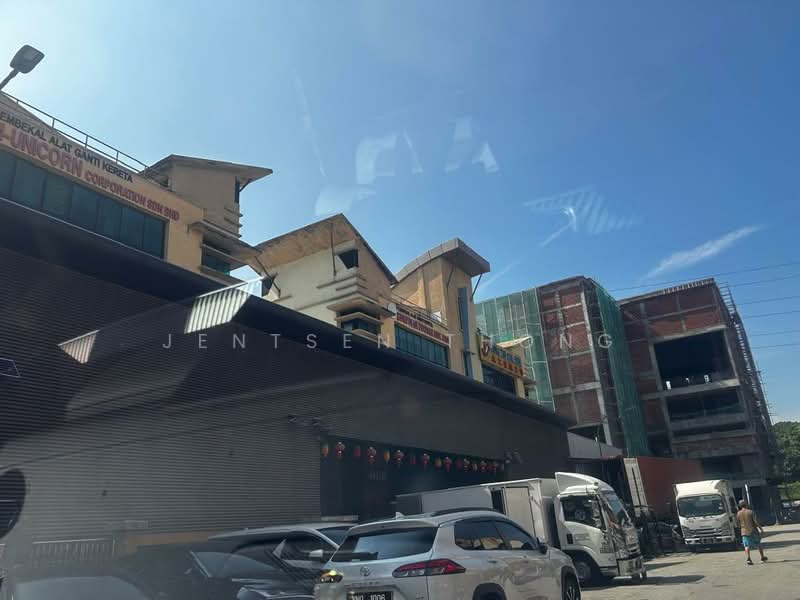 Warehouse for Sale in Batu Caves (Selangor) - Jentsen Thong - Exterior - PropertyGuru.com.my