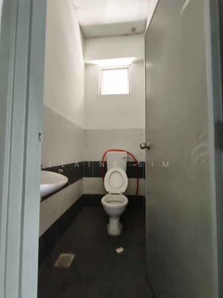 Kilang untuk Disewa di Kulai (Johor) - Elaine Sim - Bathroom - PropertyGuru.com.my