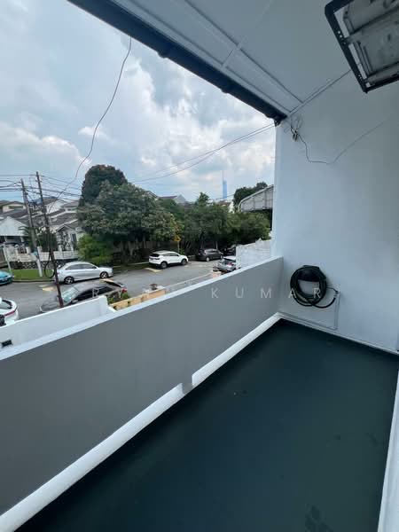 Rumah Teres 2 Tingkat untuk Disewa di Bangsar Baru (Bangsar) - Bryan Kumar - Balcony - PropertyGuru.com.my