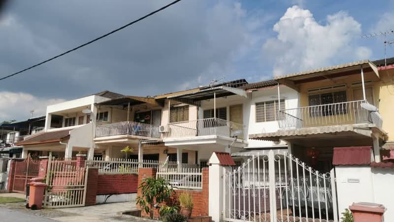 2-storey Terraced House for Sale in Petaling Jaya (Selangor) - Raymond Tan - Exterior - PropertyGuru.com.my
