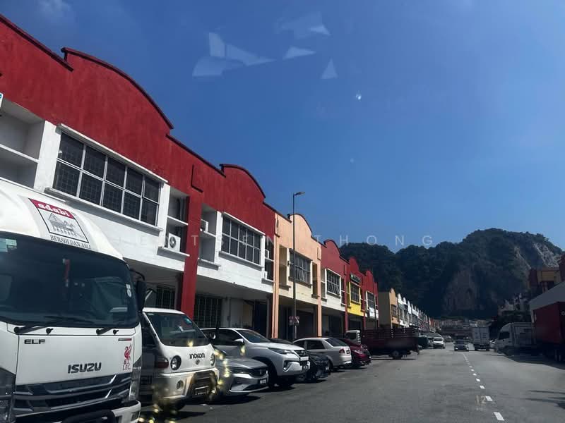 Factory for Sale in Batu Caves (Selangor) - Jentsen Thong - Exterior - PropertyGuru.com.my