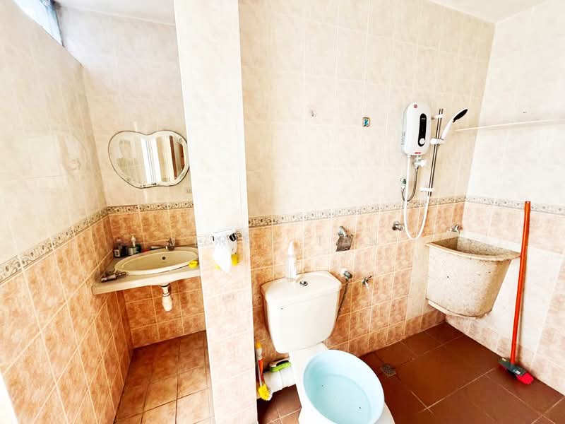 Apartment for Rent at Gambier Heights - Jerry Tan - Bathroom - PropertyGuru.com.my