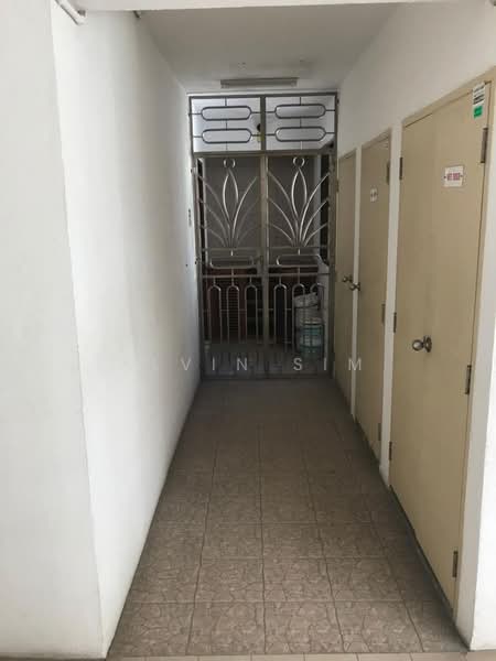 Pangsapuri untuk Dijual di Sri Permai - Alvin Sim - Corridor - PropertyGuru.com.my